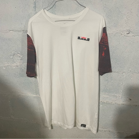 Nike Lebron tshirt mens size Large - Picture 1 of 3